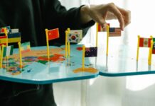 A vast audience gathers on one platform A vast audience gathers on one platform